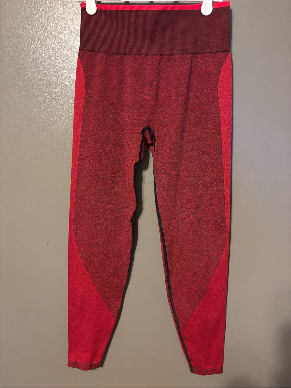 Women’s VS PINK Sport Red Performance Leggings